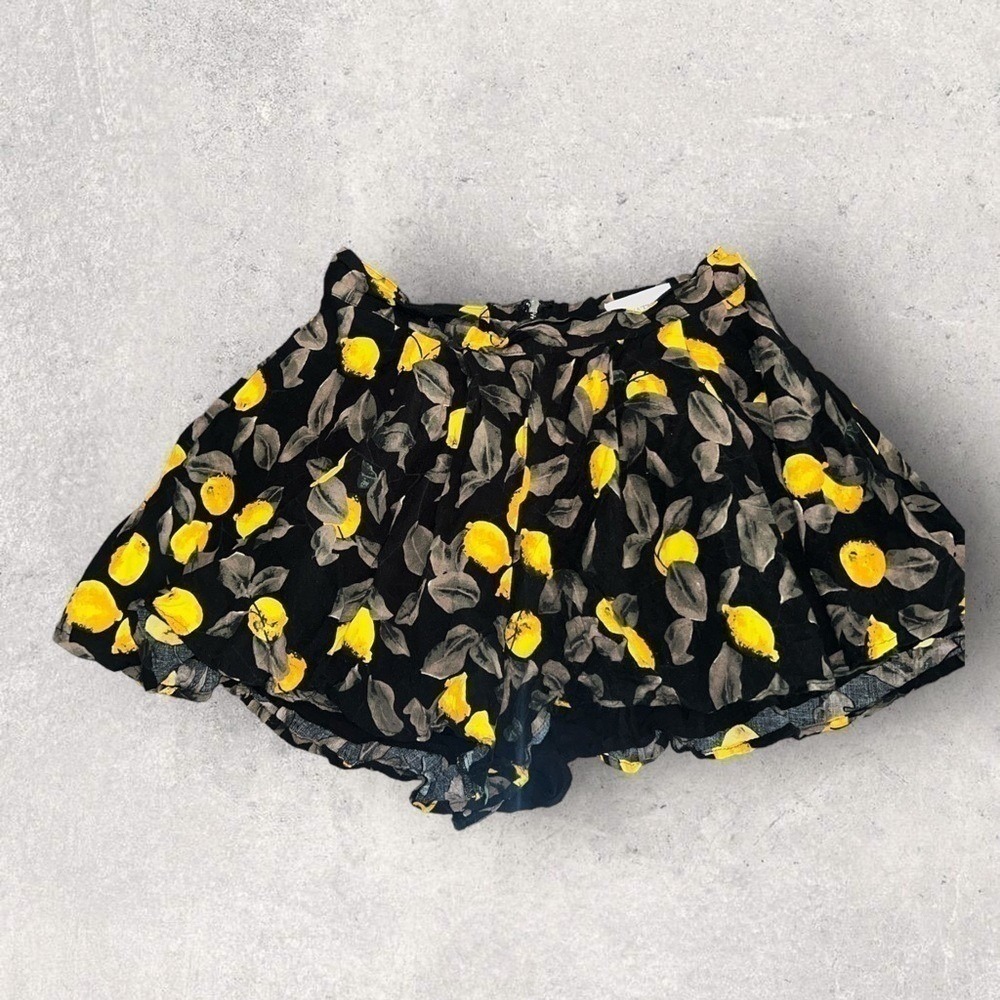 Final Sale L'Atiste Amy Lemon Print Skort Black Yellow Floral Mini Shorts Sz M